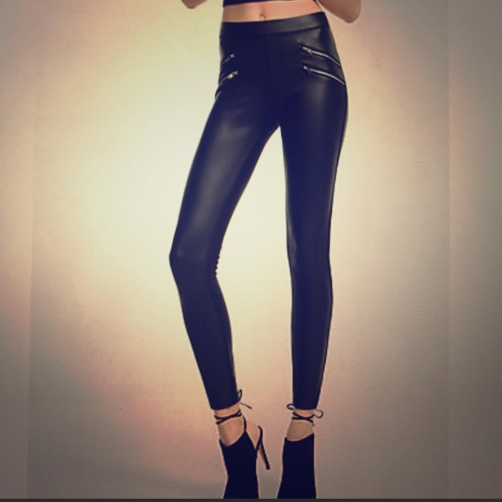 Faux leather hip-zip leggings
